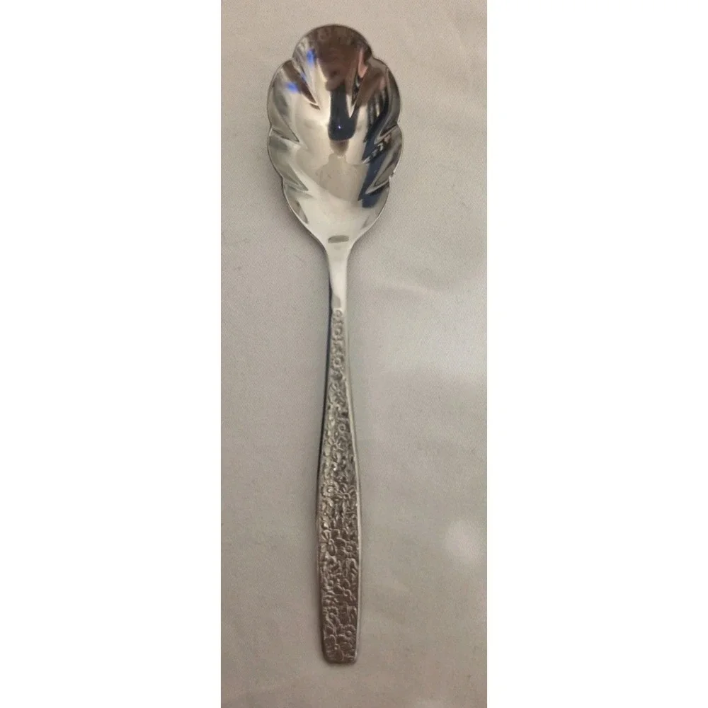 Rogers Cutlery Co SPRING GARDEN Sugar Shell Spoon 5 7/8